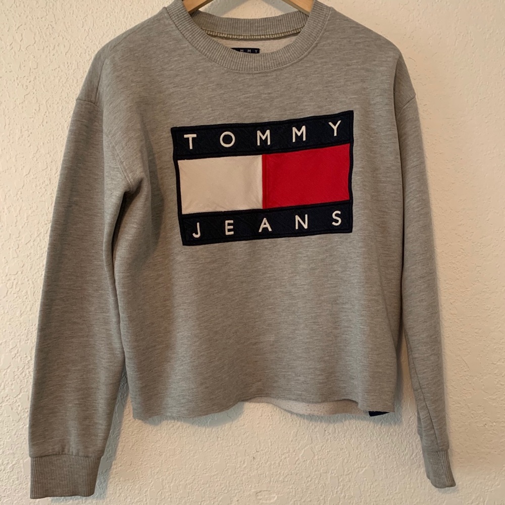 Classic Tommy Hilfiger sweatshirt